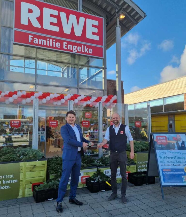 Frischer Wind in Husum:  Kaufmann Fabian Engelke übernimmt REWE-Markt