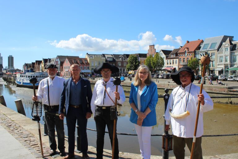Neuer Nachtwächter der Stadt Husum in Dienst gestellt – Saison-Start am 2. September 2025