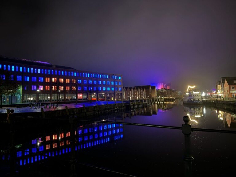 Husum leuchtet wieder: Lichtkunstfest 2025 lädt zum Staunen ein