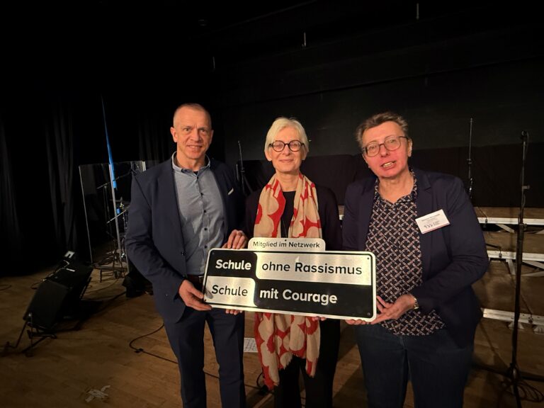Theodor-Storm-Schule feierlich in Bundesnetzwerk „Schule ohne Rassismus – Schule mit Courage“ aufgenommen