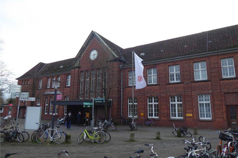 Bahnhof Husum: Stadt stellt Flächen für die Baustelle bereit
